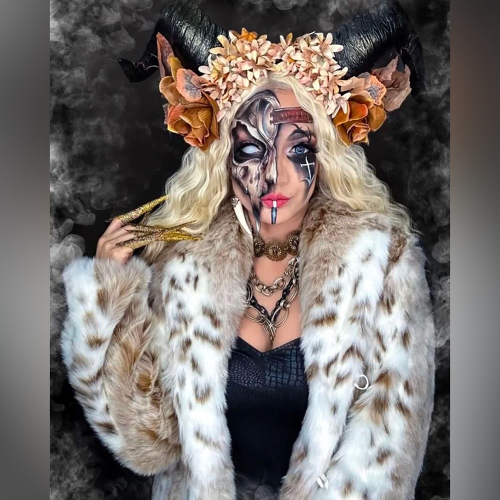 Spirithoods Siberian snow leopard collared faux fur coat. Size S. NWT.